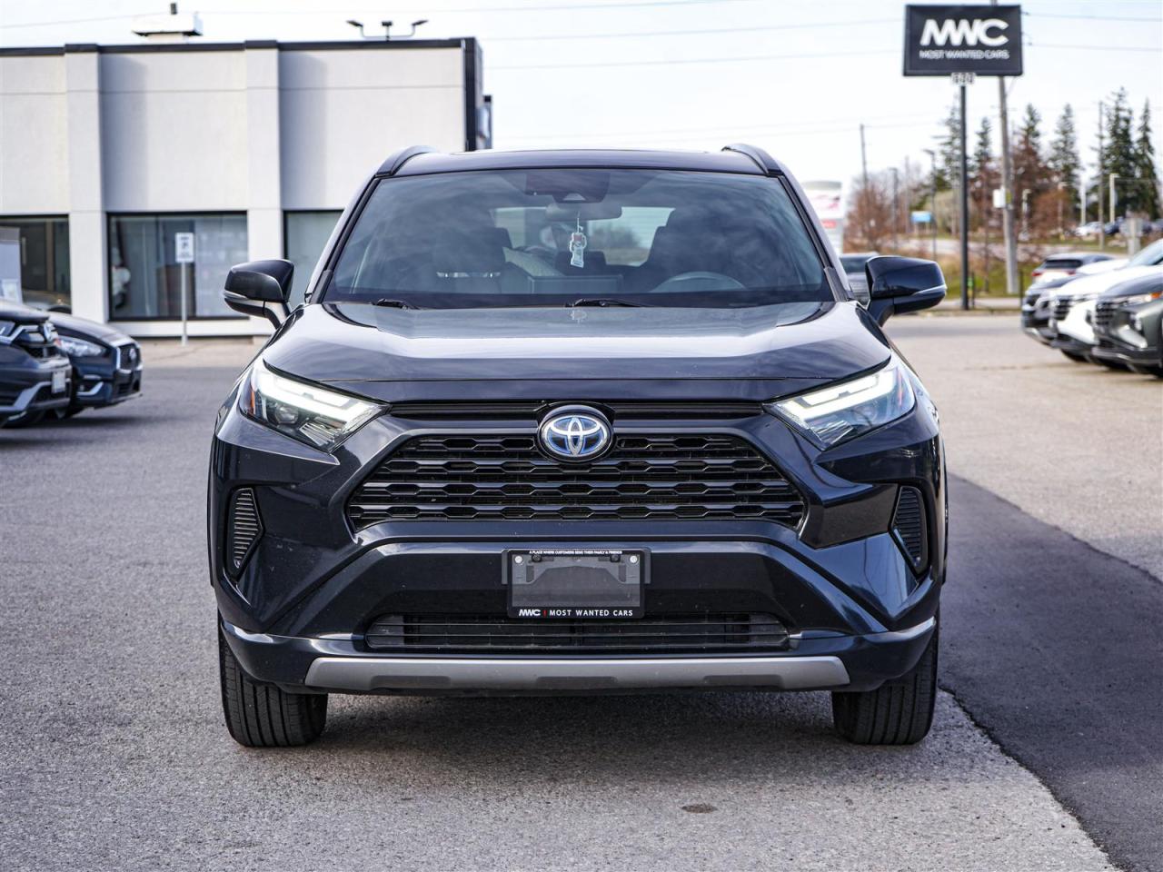 2023 Toyota RAV4 HYBRID SE AWD | NO ACCIDENTS | TOYOTA SERVICED Photo2