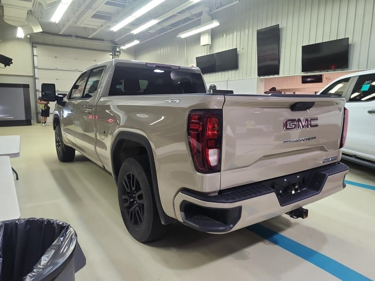 2023 GMC Sierra 1500 ELEVATION | CREW CAB | 4X4 | NO ACCIDENTS Photo