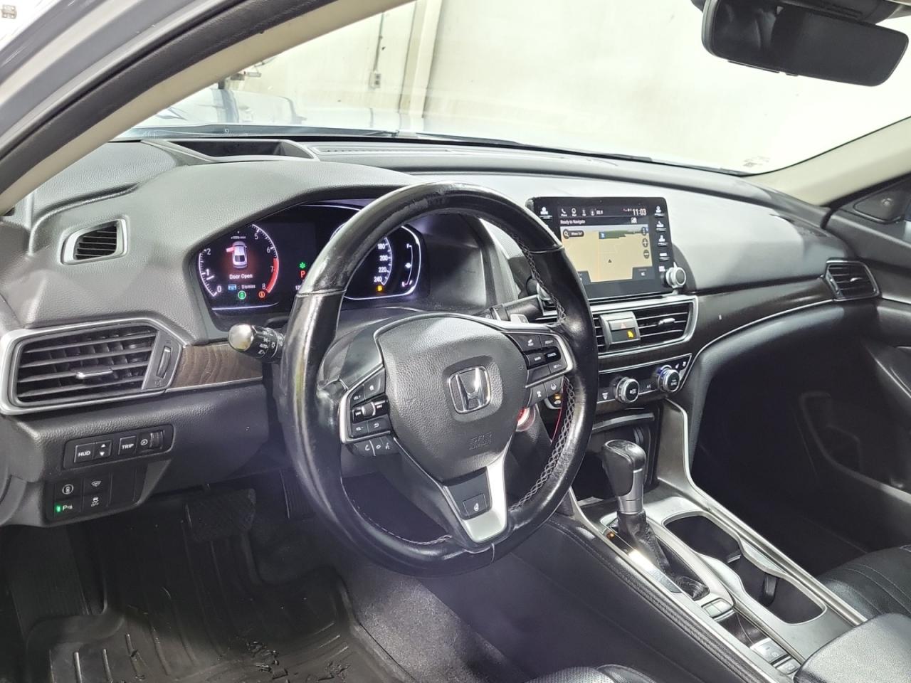 2018 Honda Accord TOURING | NAV | LEATHER | SUNROOF Photo