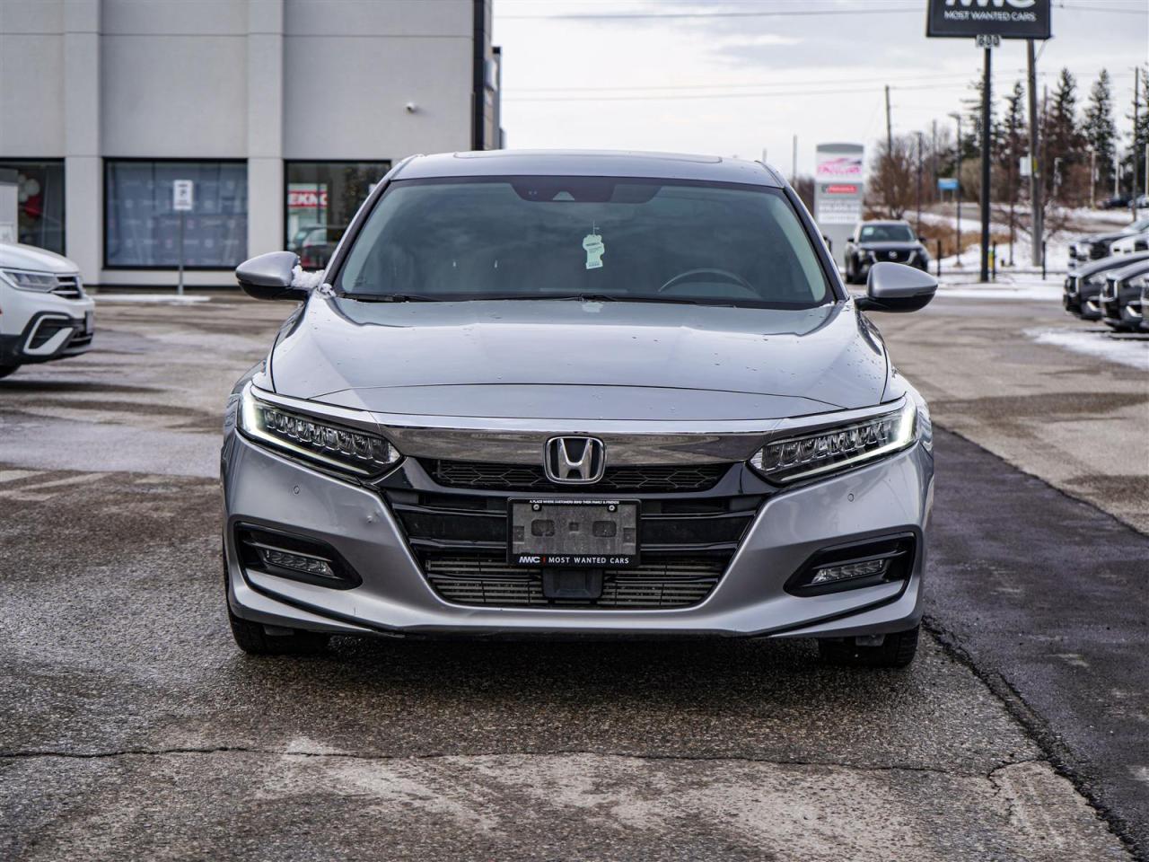 2018 Honda Accord TOURING | NAV | LEATHER | SUNROOF Photo2