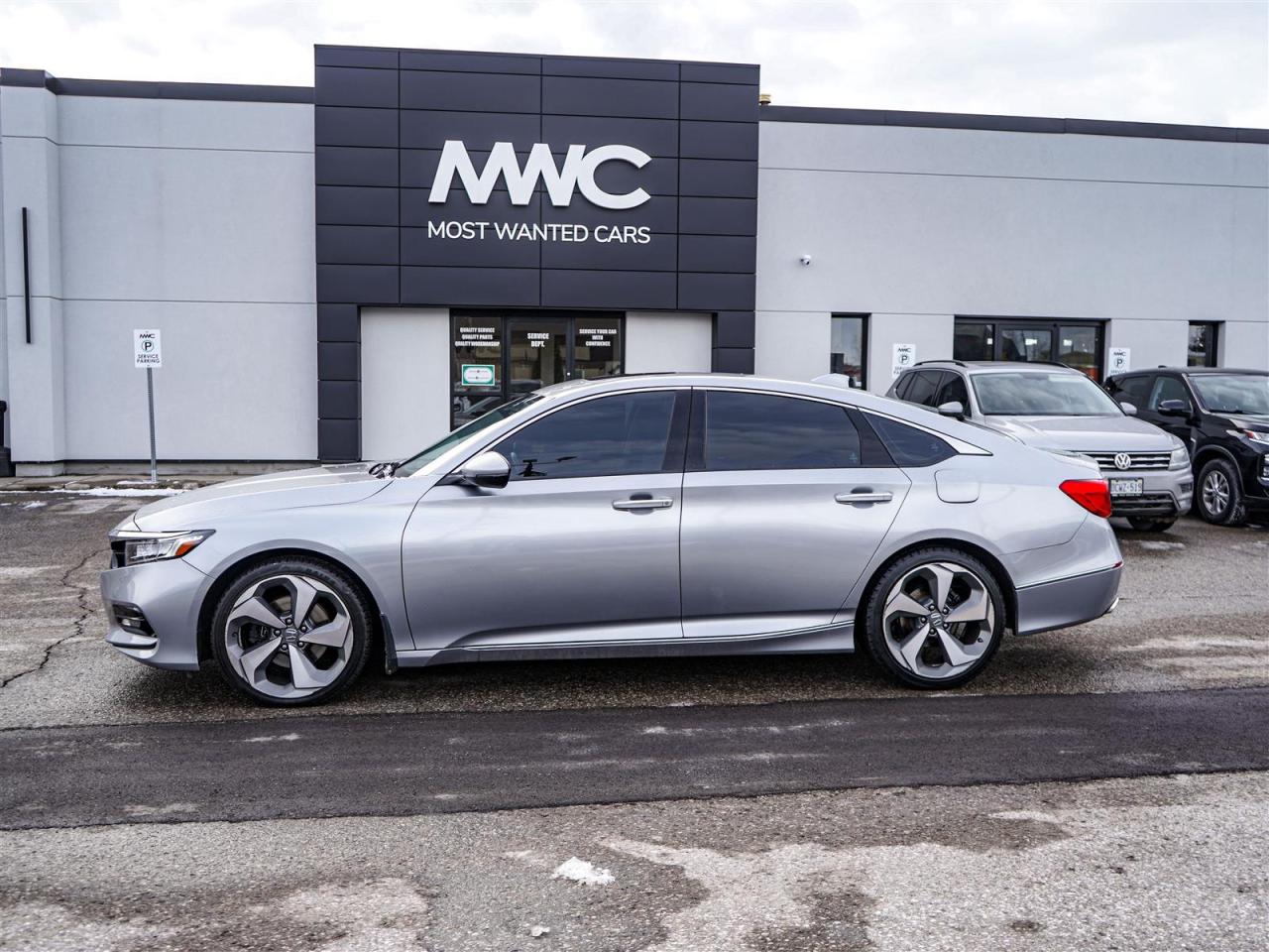 2018 Honda Accord TOURING | NAV | LEATHER | SUNROOF Photo