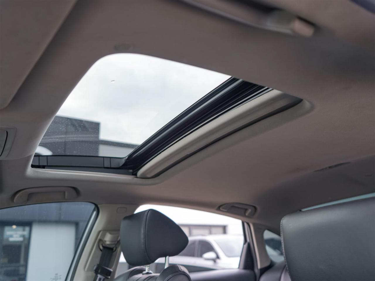 2018 Honda Accord TOURING | NAV | LEATHER | SUNROOF Photo