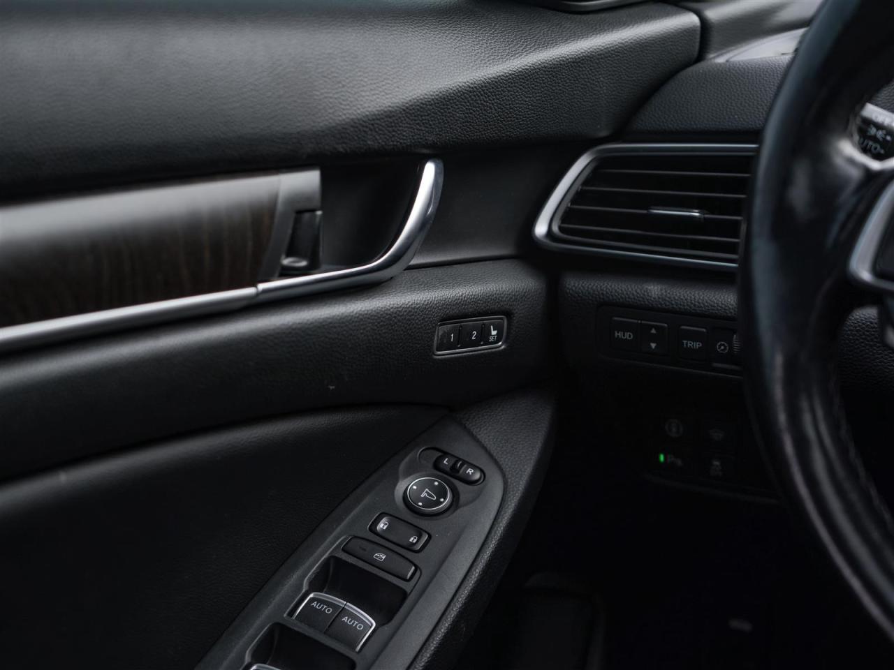 2018 Honda Accord TOURING | NAV | LEATHER | SUNROOF Photo