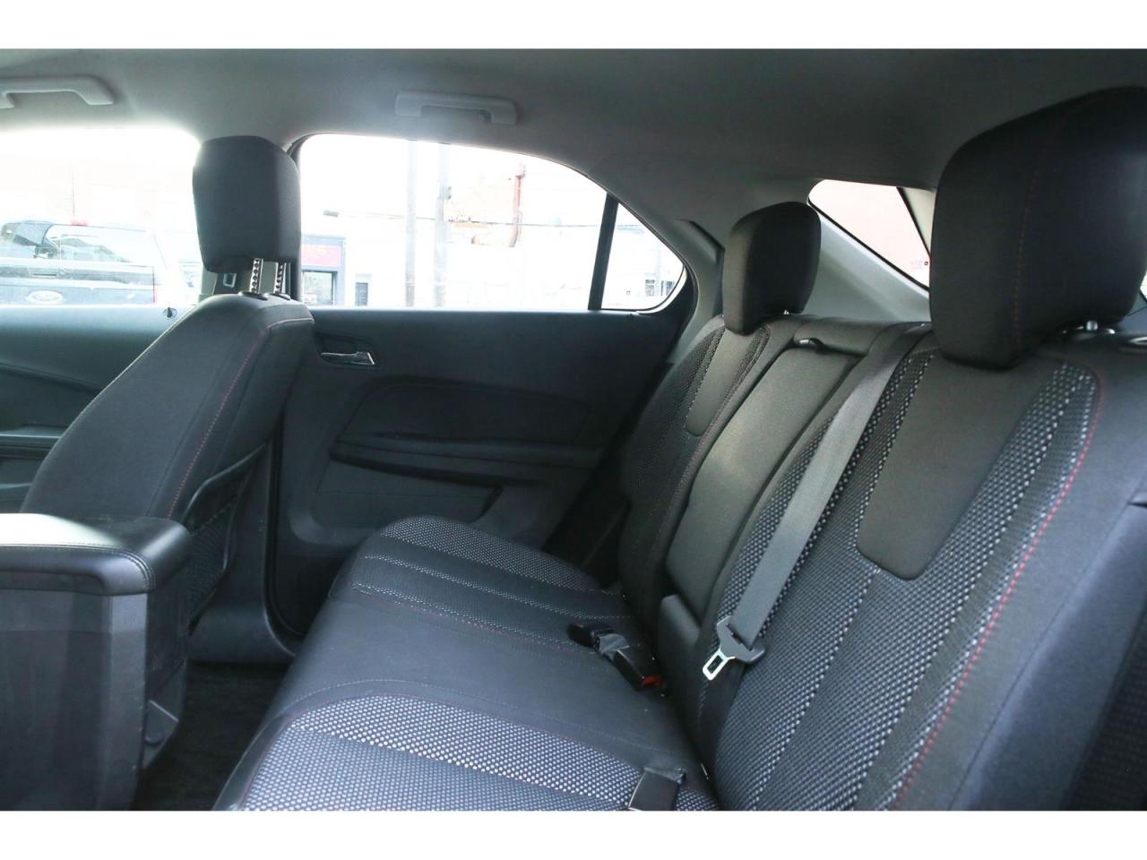 2017 Chevrolet Equinox LT 2WD Photo