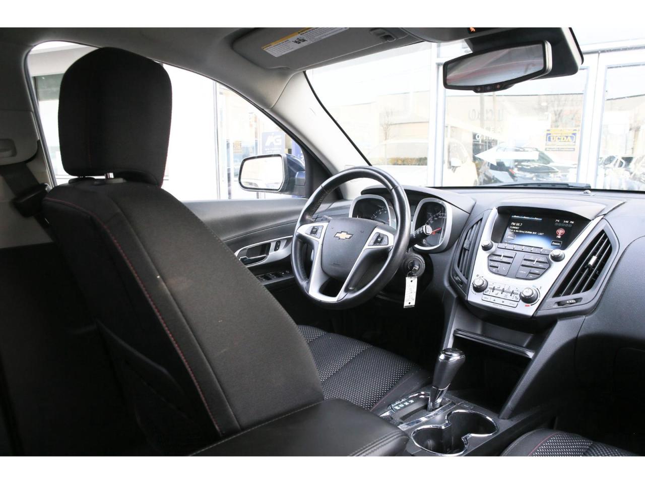 2017 Chevrolet Equinox LT 2WD Photo