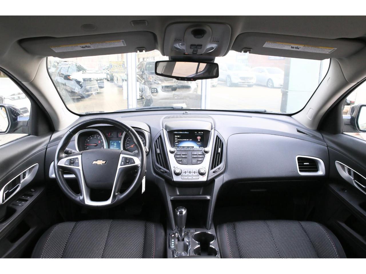 2017 Chevrolet Equinox LT 2WD Photo