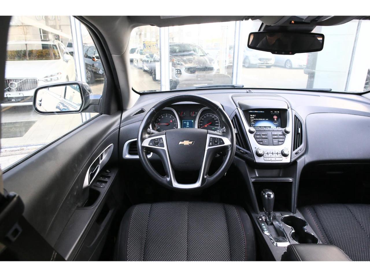 2017 Chevrolet Equinox LT 2WD Photo