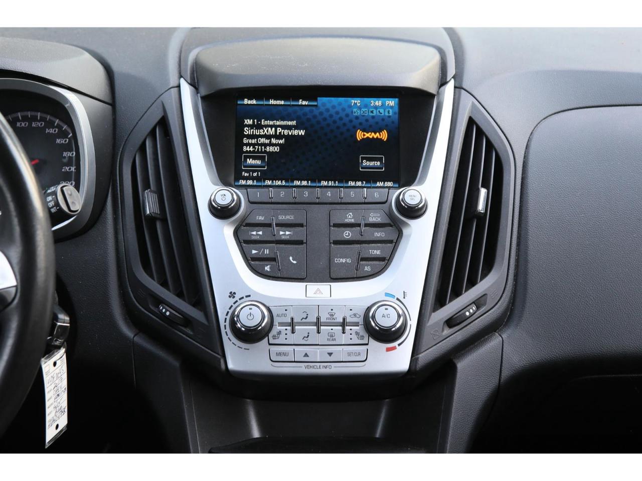 2017 Chevrolet Equinox LT 2WD Photo