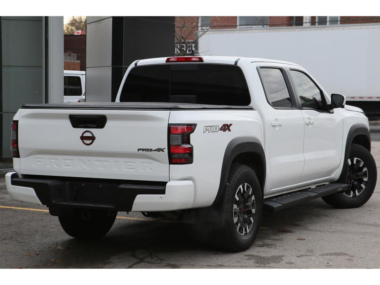 2023 Nissan Frontier PRO-4X Crew Cab 4WD Photo