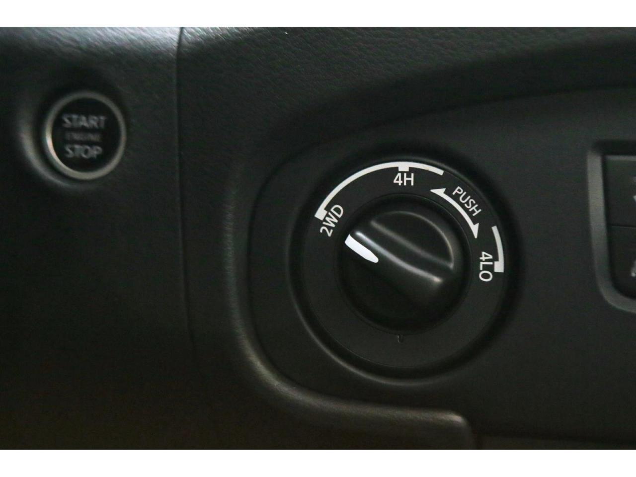 2023 Nissan Frontier PRO-4X Crew Cab 4WD Photo