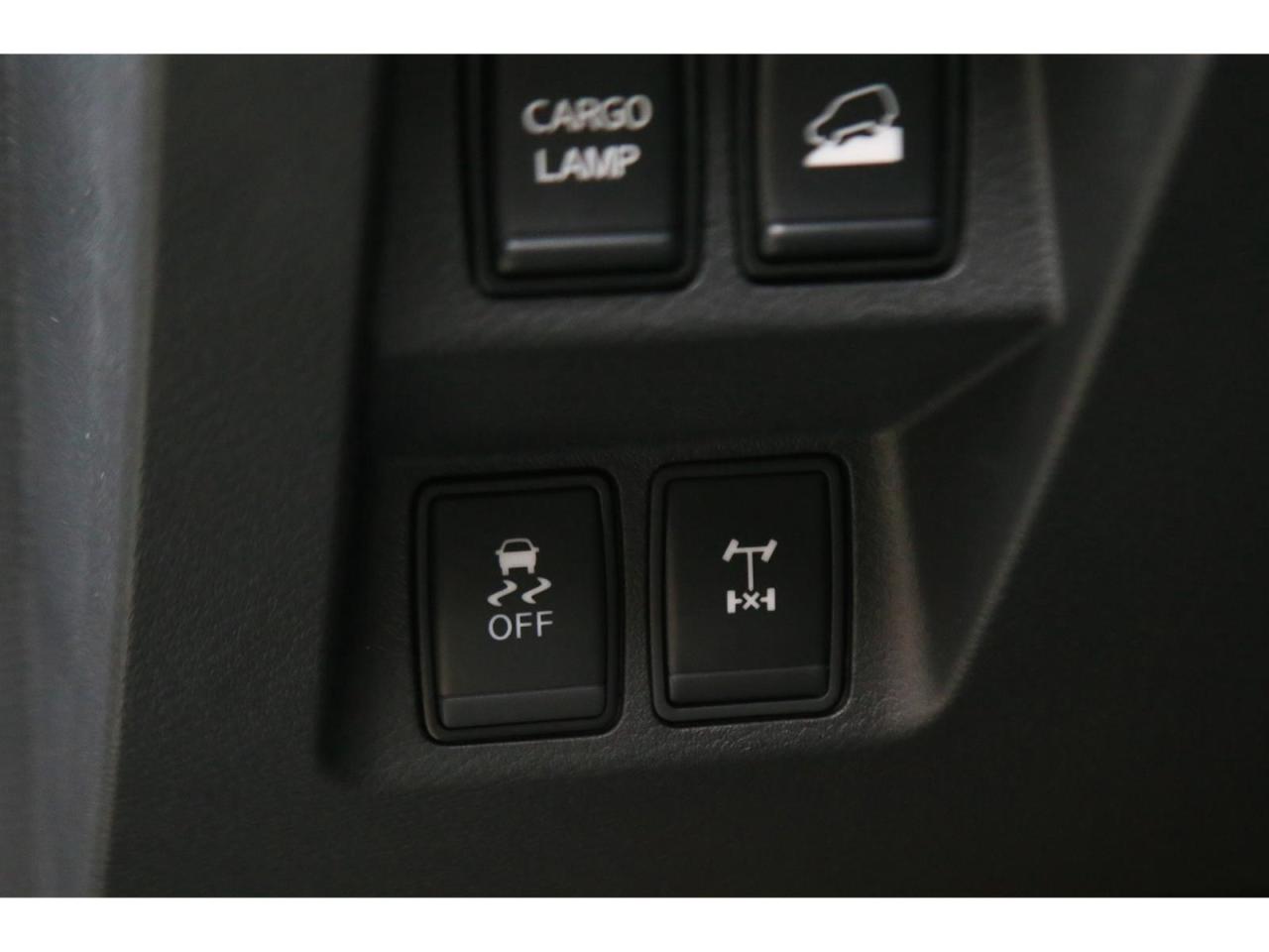 2023 Nissan Frontier PRO-4X Crew Cab 4WD Photo