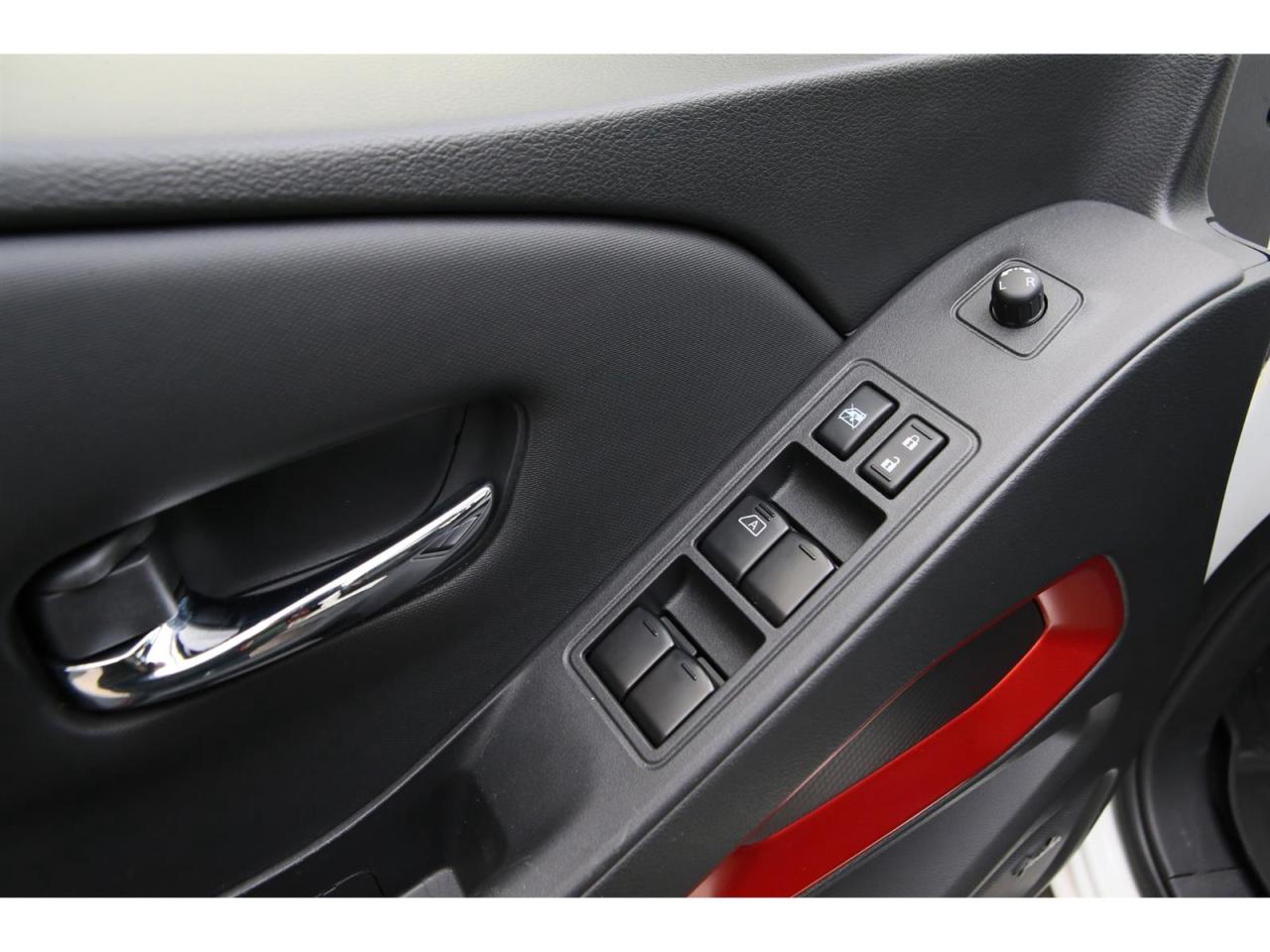 2023 Nissan Frontier PRO-4X Crew Cab 4WD Photo