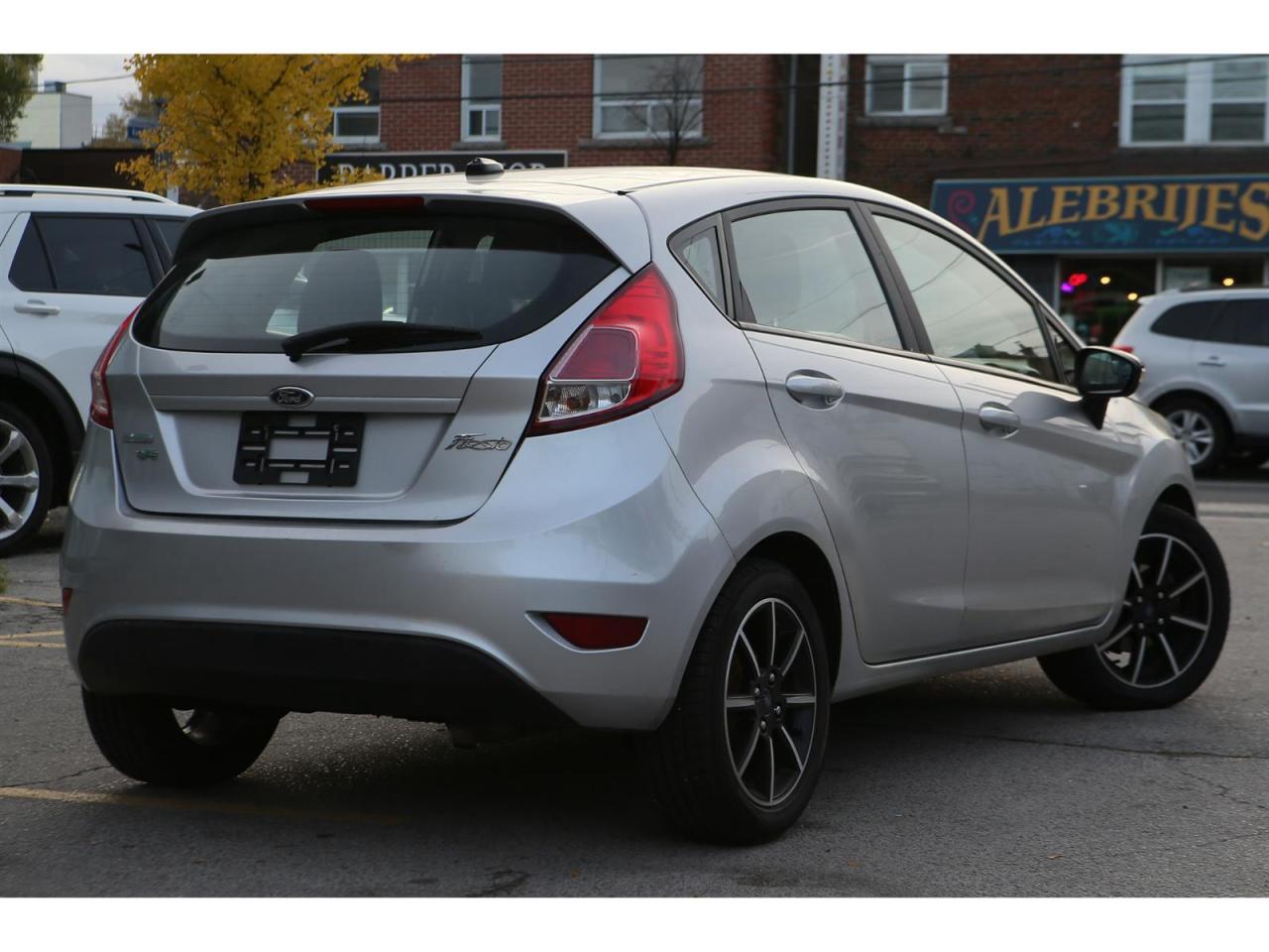 2016 Ford Fiesta SE Hatchback Photo