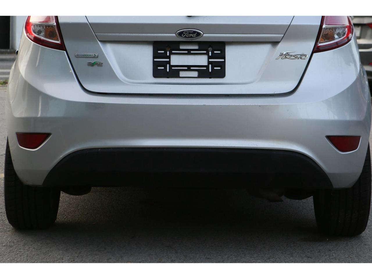 2016 Ford Fiesta SE Hatchback Photo