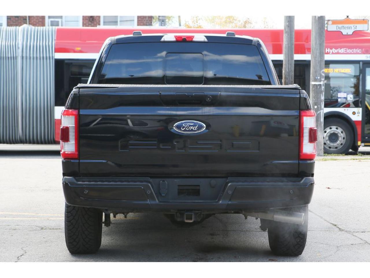 2022 Ford F-150 2022 Ford F-150 Lariat SuperCrew 4X4 3.5L V6 PowerBoost , Panoramic Roof, Power Tail Gate, 360 Camera Photo