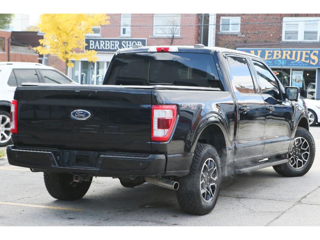 2022 Ford F-150 2022 Ford F-150 Lariat SuperCrew 4X4 3.5L V6 PowerBoost , Panoramic Roof, Power Tail Gate, 360 Camera Photo