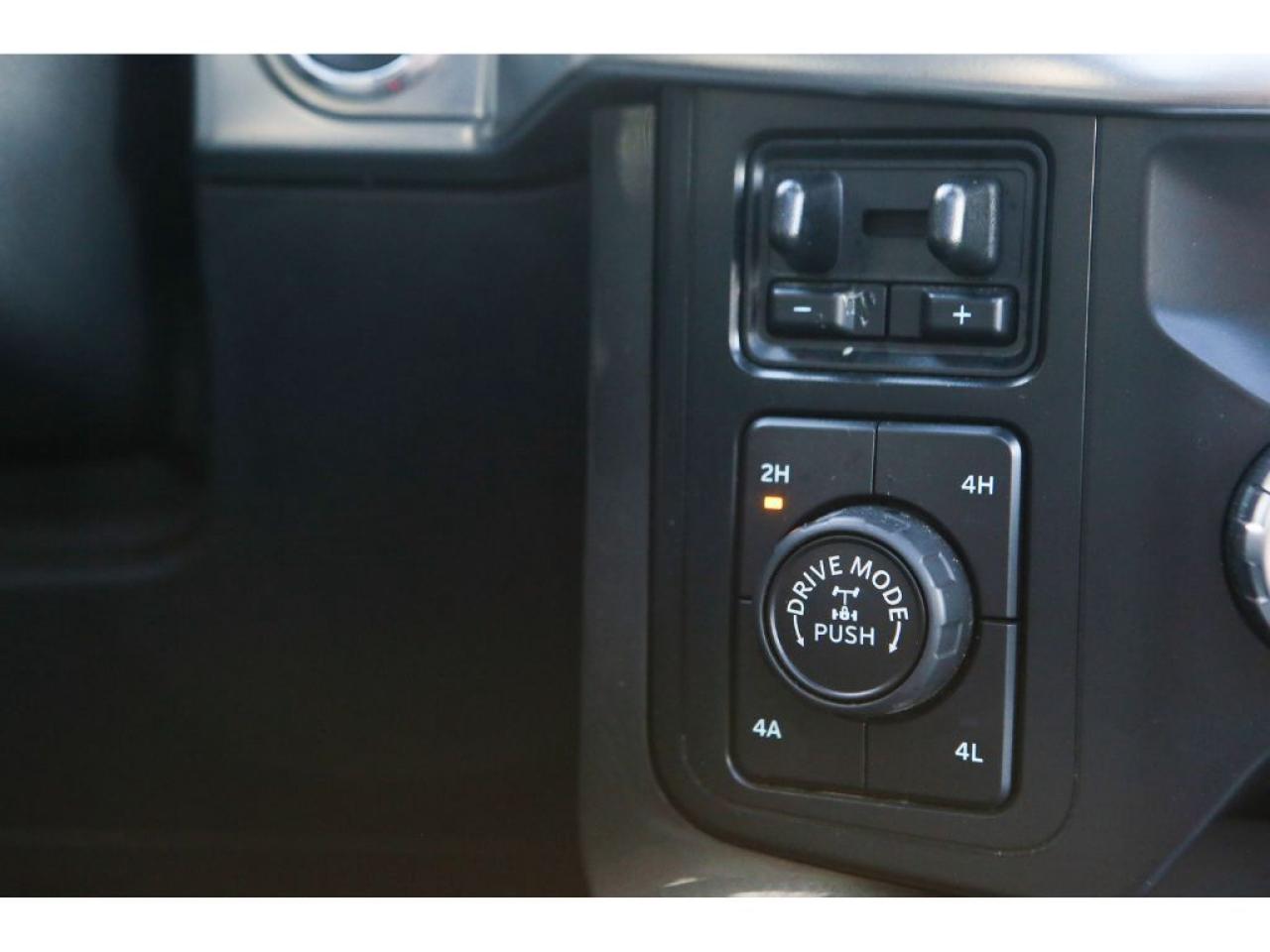 2022 Ford F-150 2022 Ford F-150 Lariat SuperCrew 4X4 3.5L V6 PowerBoost , Panoramic Roof, Power Tail Gate, 360 Camera Photo