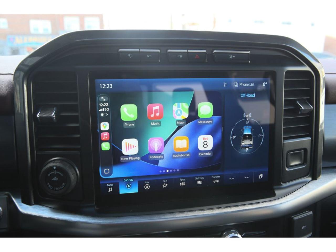 2022 Ford F-150 2022 Ford F-150 Lariat SuperCrew 4X4 3.5L V6 PowerBoost , Panoramic Roof, Power Tail Gate, 360 Camera Photo