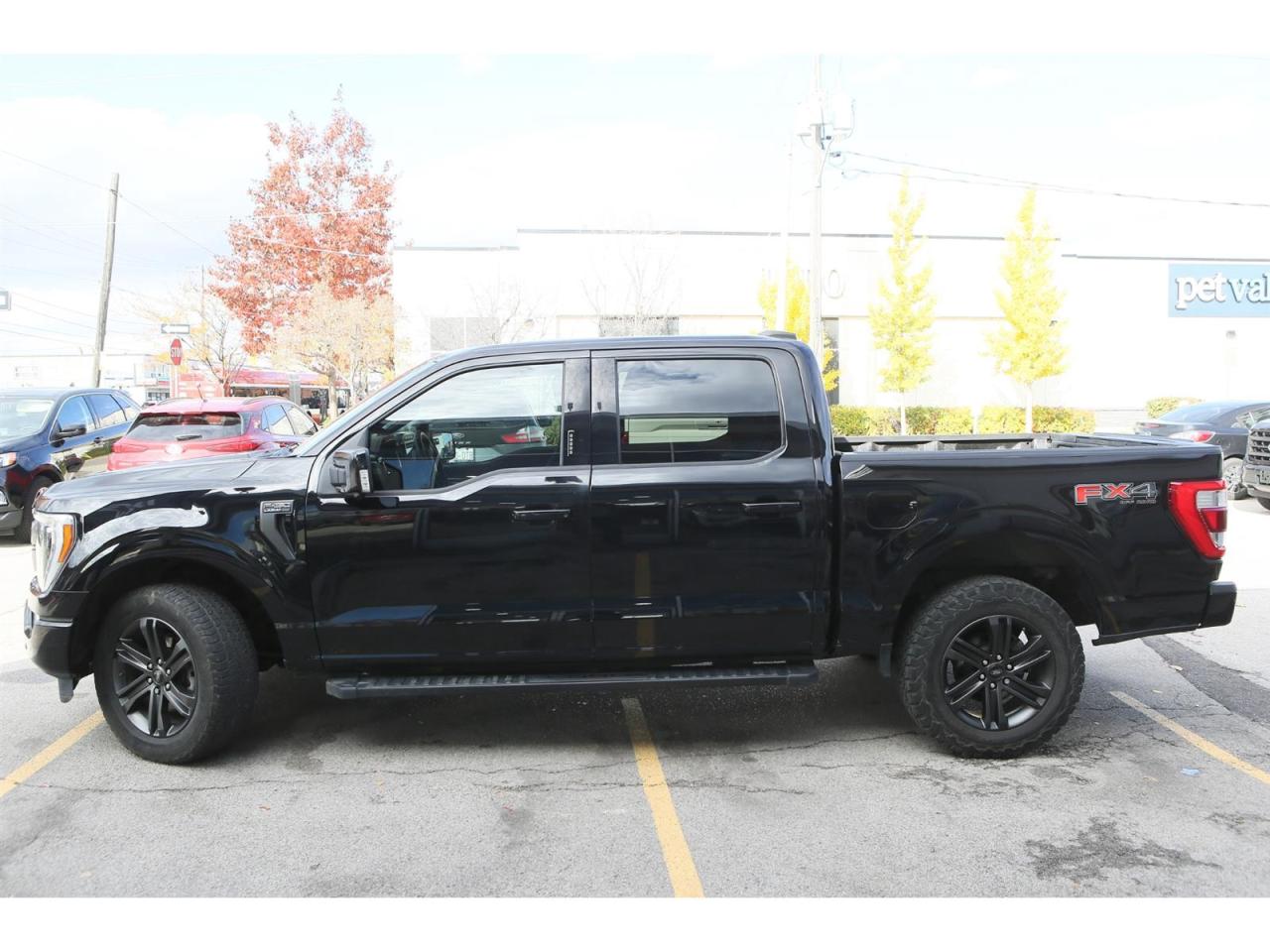 2022 Ford F-150 King Ranch Lariat 4X4 SuperCrew 5.5-ft. Panoramic Roof| FX4 | 360 Camera | Power Lift Gate| 20'' Whls Photo