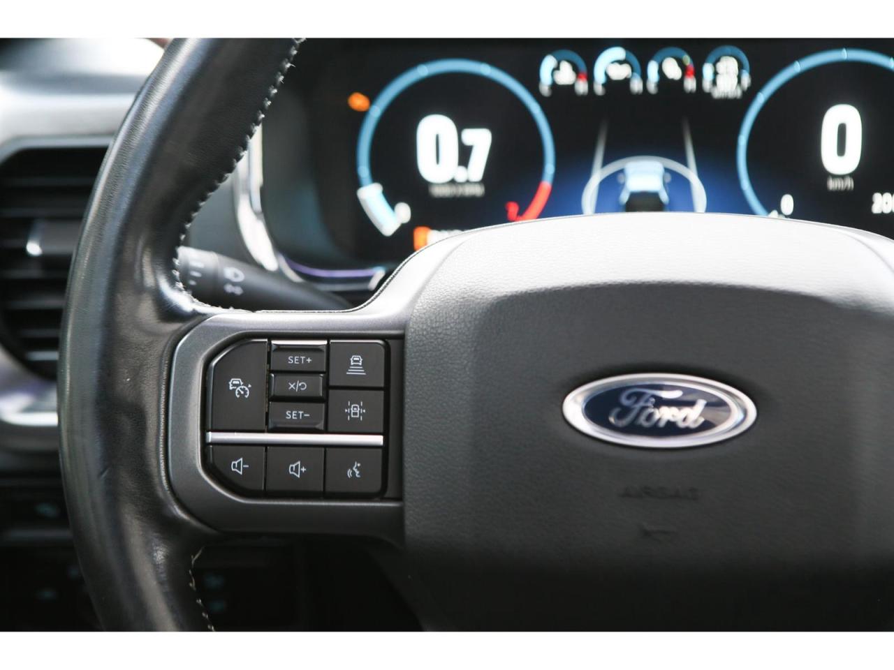 2022 Ford F-150 King Ranch Lariat 4X4 SuperCrew 5.5-ft. Panoramic Roof| FX4 | 360 Camera | Power Lift Gate| 20'' Whls Photo