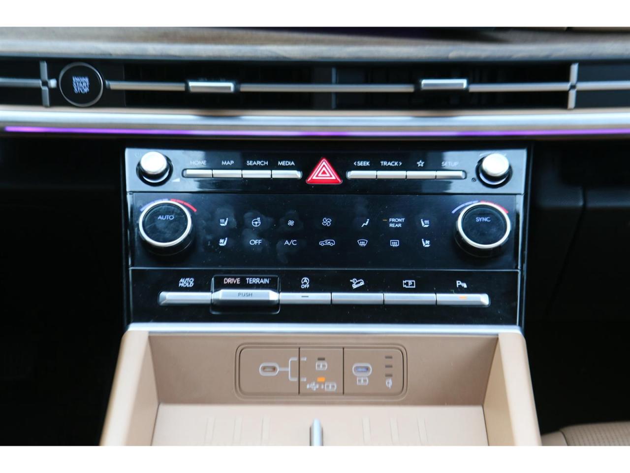 2024 Hyundai Santa Fe Limited AWD Photo