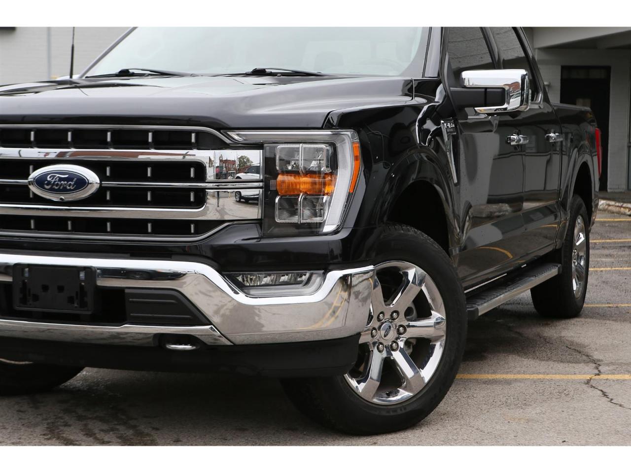 2022 Ford F-150 Lariat SuperCrew 4X4 Panoramic Roof | 20 inch Whls | Power Tail Gate | 360 Camera| Navigation Photo
