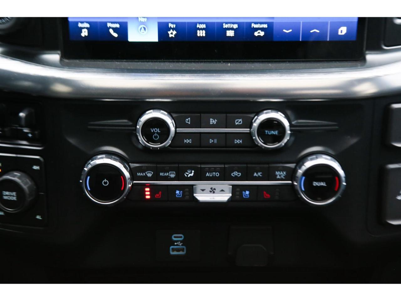 2022 Ford F-150 Lariat SuperCrew 4X4 Panoramic Roof | 20 inch Whls | Power Tail Gate | 360 Camera| Navigation Photo