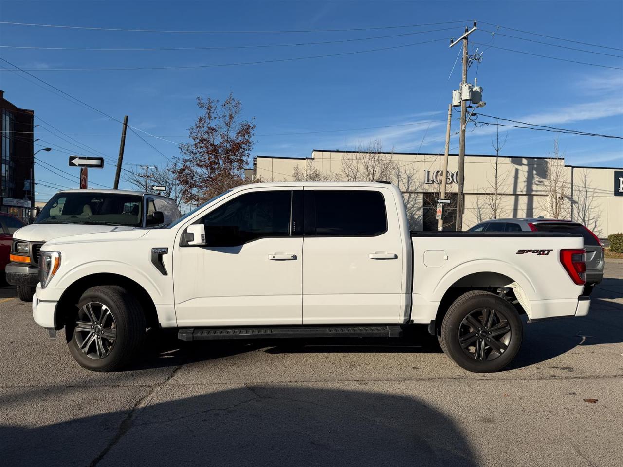 2023 Ford F-150 Lariat SuperCrew 4X4 Panoramic Roof | 20 inch Whls |12 inch Screen Lariat Sport Pkg | Full Leather Seats Photo3