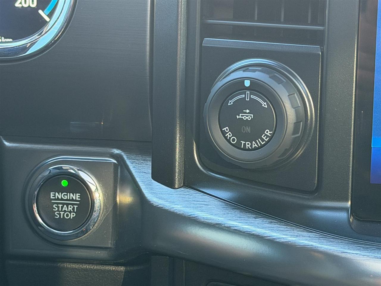 2023 Ford F-150 Lariat SuperCrew 4X4 Panoramic Roof | 20 inch Whls |12 inch Screen Lariat Sport Pkg | Full Leather Seats Photo