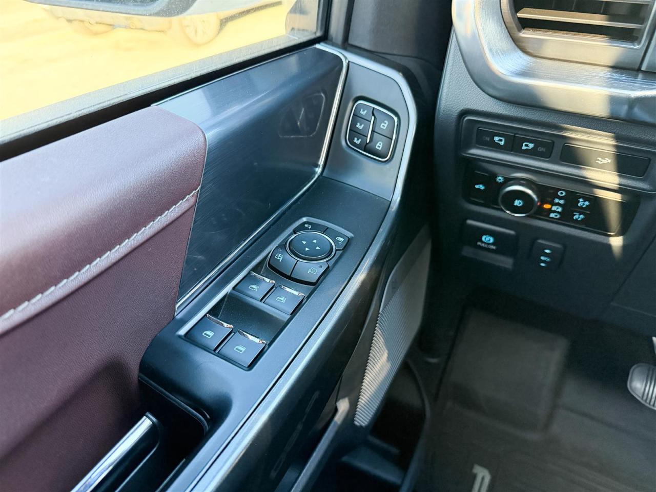 2023 Ford F-150 Lariat SuperCrew 4X4 Panoramic Roof | 20 inch Whls |12 inch Screen Lariat Sport Pkg | Full Leather Seats Photo