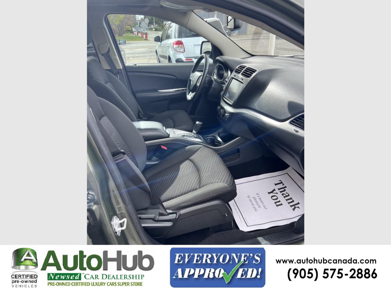 2017 Dodge Journey SXT-NAV-SUNROOF-DVD-BACKUP CAMERA Photo