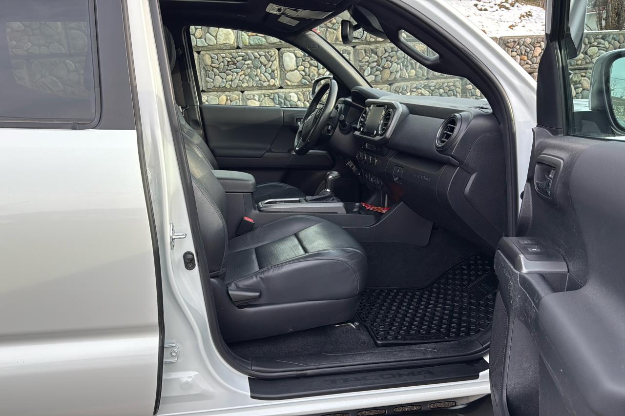 2022 Toyota Tacoma 4X4 Double CAB 6A TRD SPORT PREMIUM Photo