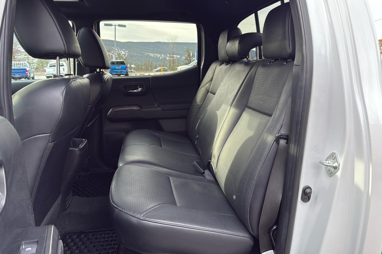 2022 Toyota Tacoma 4X4 Double CAB 6A TRD SPORT PREMIUM Photo