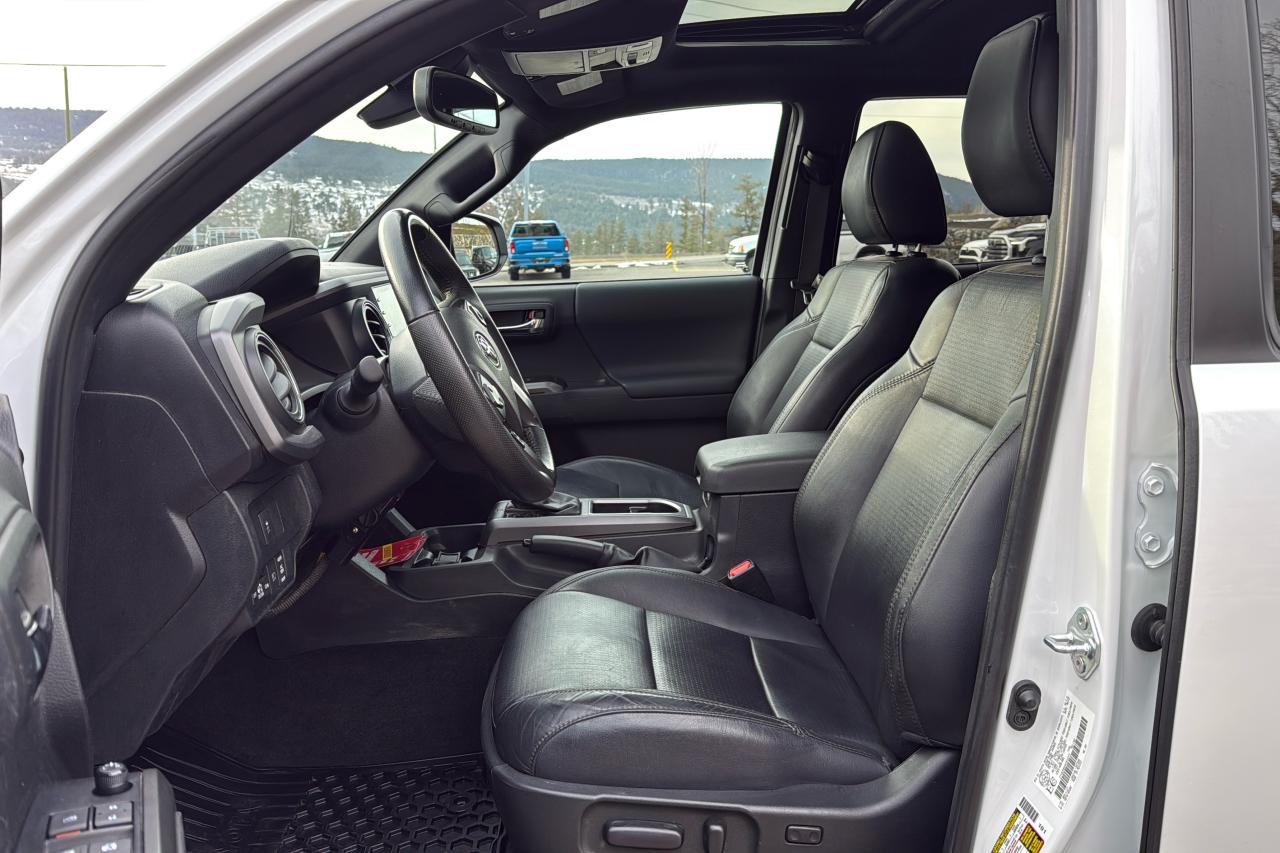 2022 Toyota Tacoma 4X4 Double CAB 6A TRD SPORT PREMIUM Photo