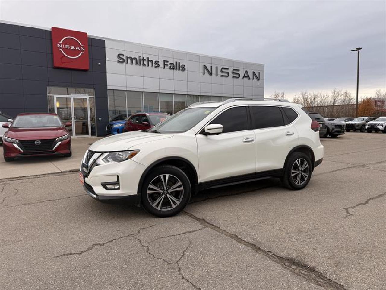 2019 Nissan Rogue SV AWD CVT Photo0