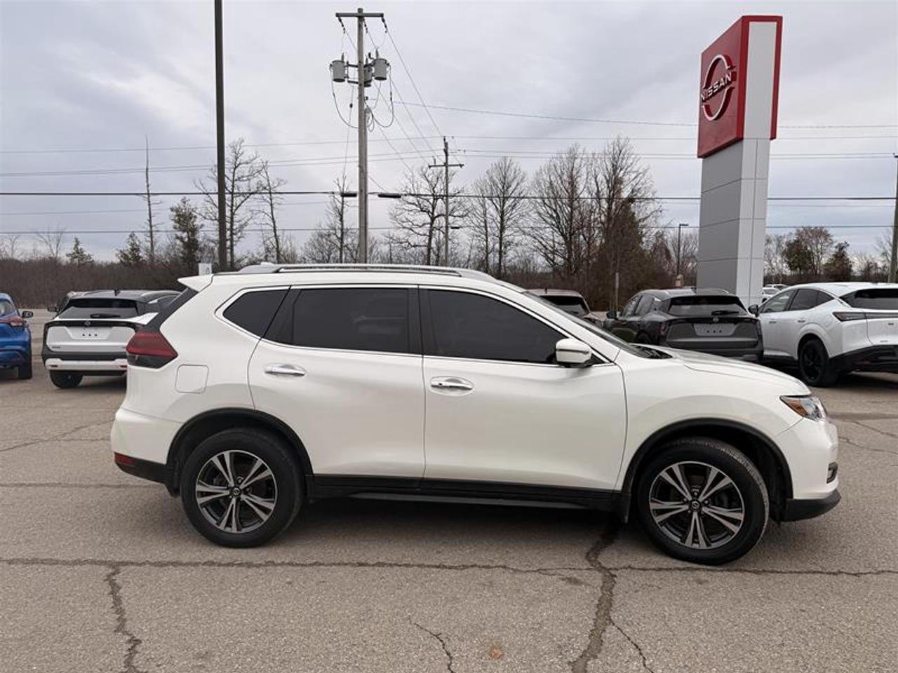 2019 Nissan Rogue SV AWD CVT Photo3
