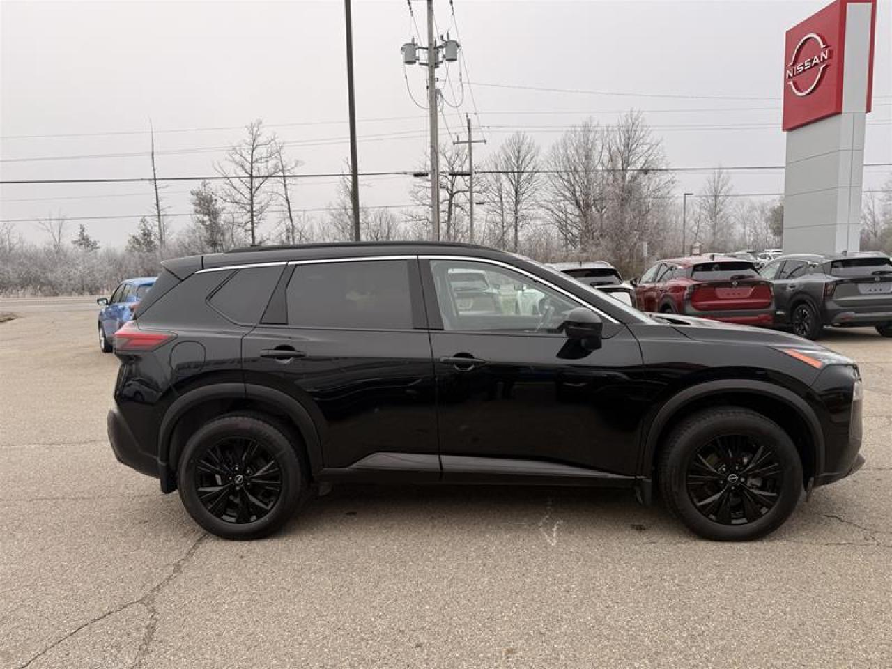 2023 Nissan Rogue SV Midnight Edition AWD CVT Photo3