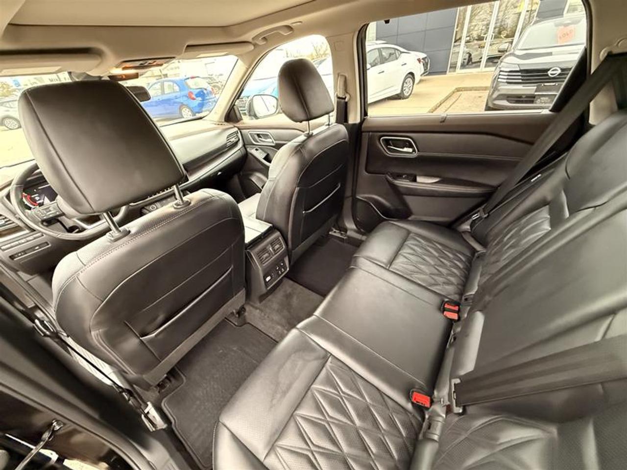 2023 Nissan Rogue Platinum CVT Photo