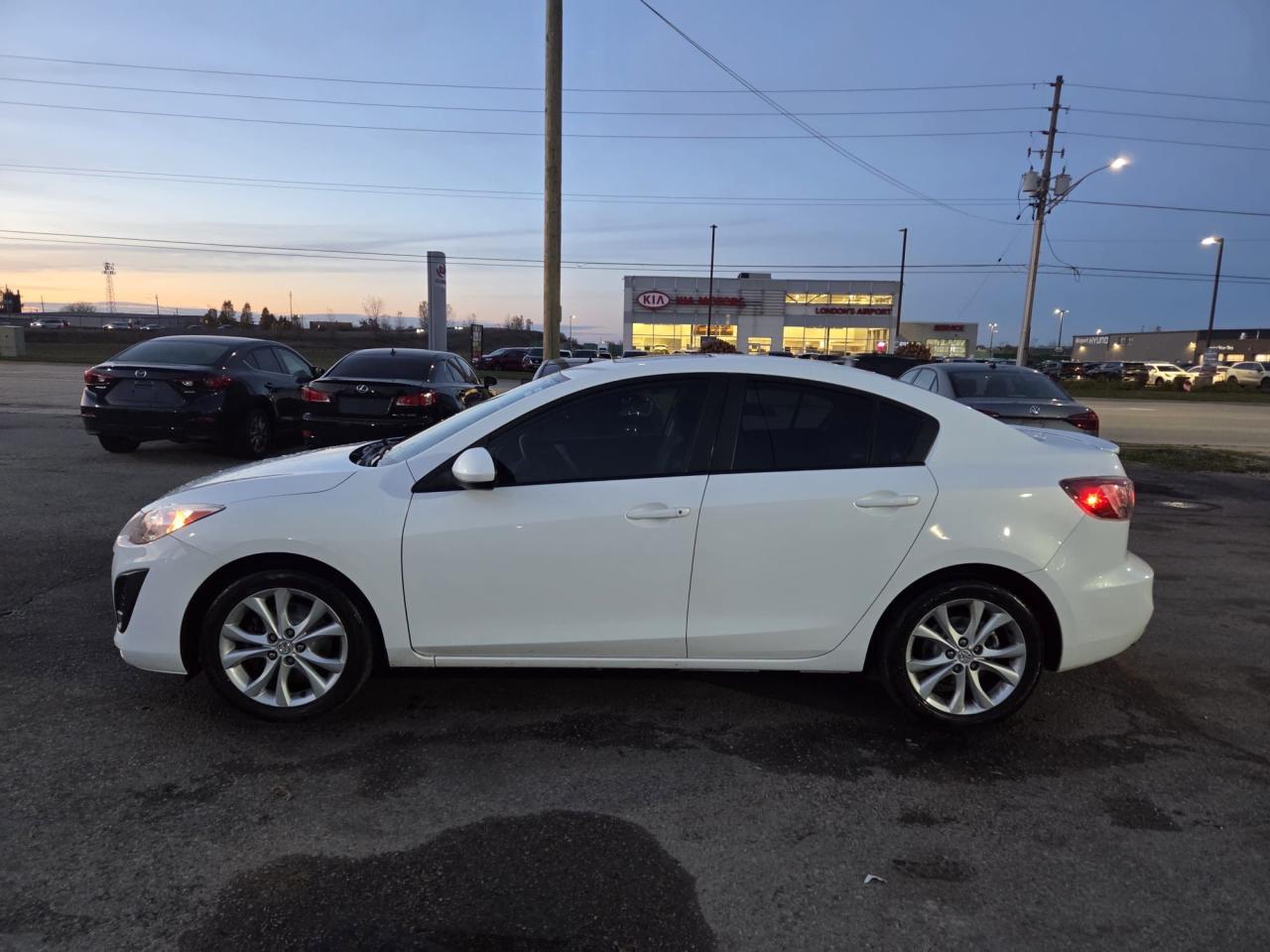 2011 Mazda MAZDA3 GT, ONLY 73KMS, LOADED, NO ACCIDENTS, CERTIFIED - Photo #2