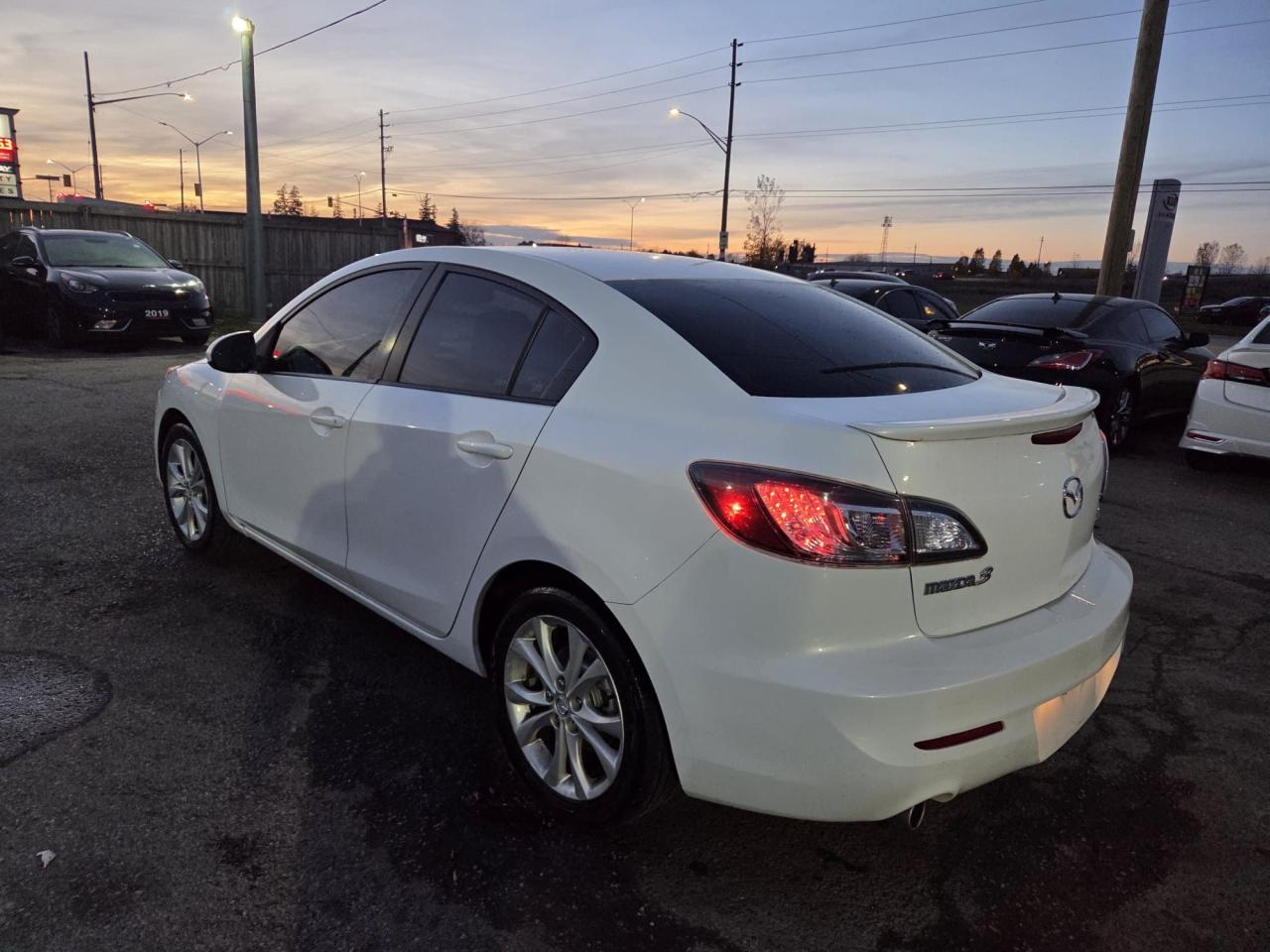 2011 Mazda MAZDA3 GT, ONLY 73KMS, LOADED, NO ACCIDENTS, CERTIFIED - Photo #3