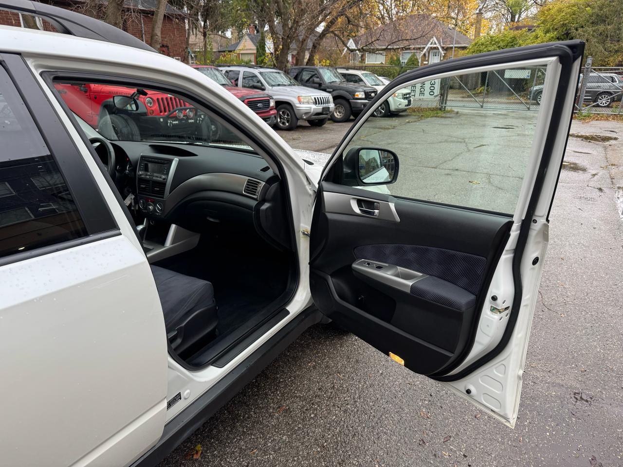 2010 Subaru Forester X - Photo #16