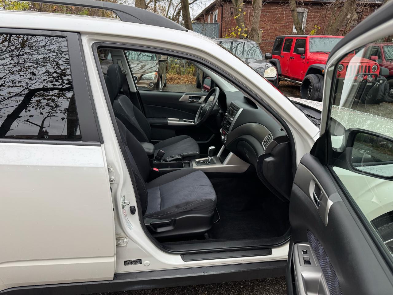 2010 Subaru Forester X - Photo #17