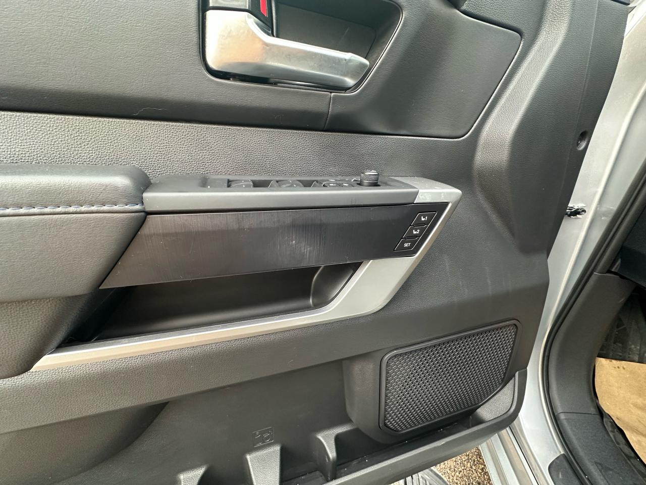 2025 Toyota Tundra 4x4 Crewmax Platinum Hybrid ADVANCED Photo