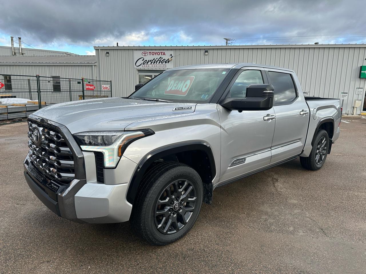 2025 Toyota Tundra 4x4 Crewmax Platinum Hybrid ADVANCED