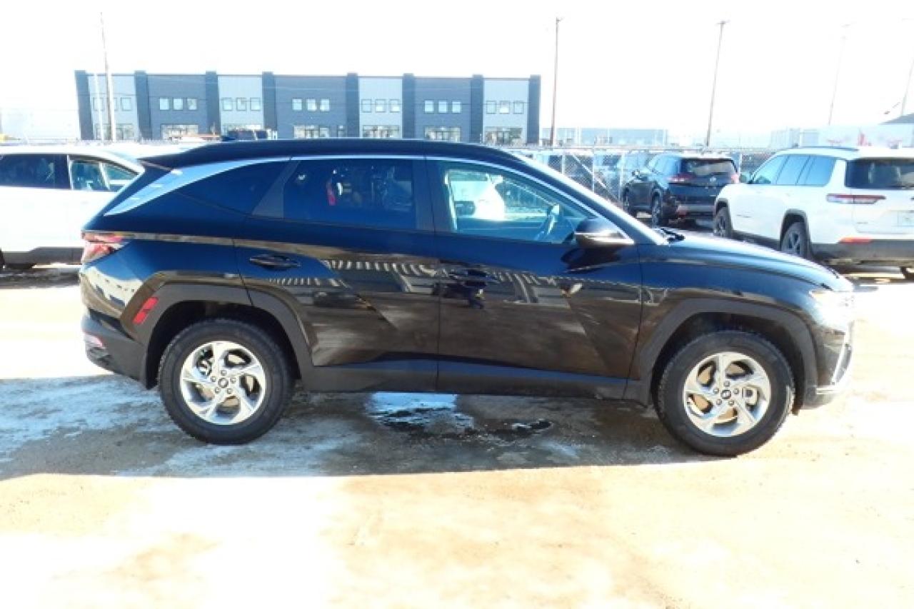 2024 Hyundai Tucson Preferred AWD w/Htd cloth, NAV, BUC - Photo #5