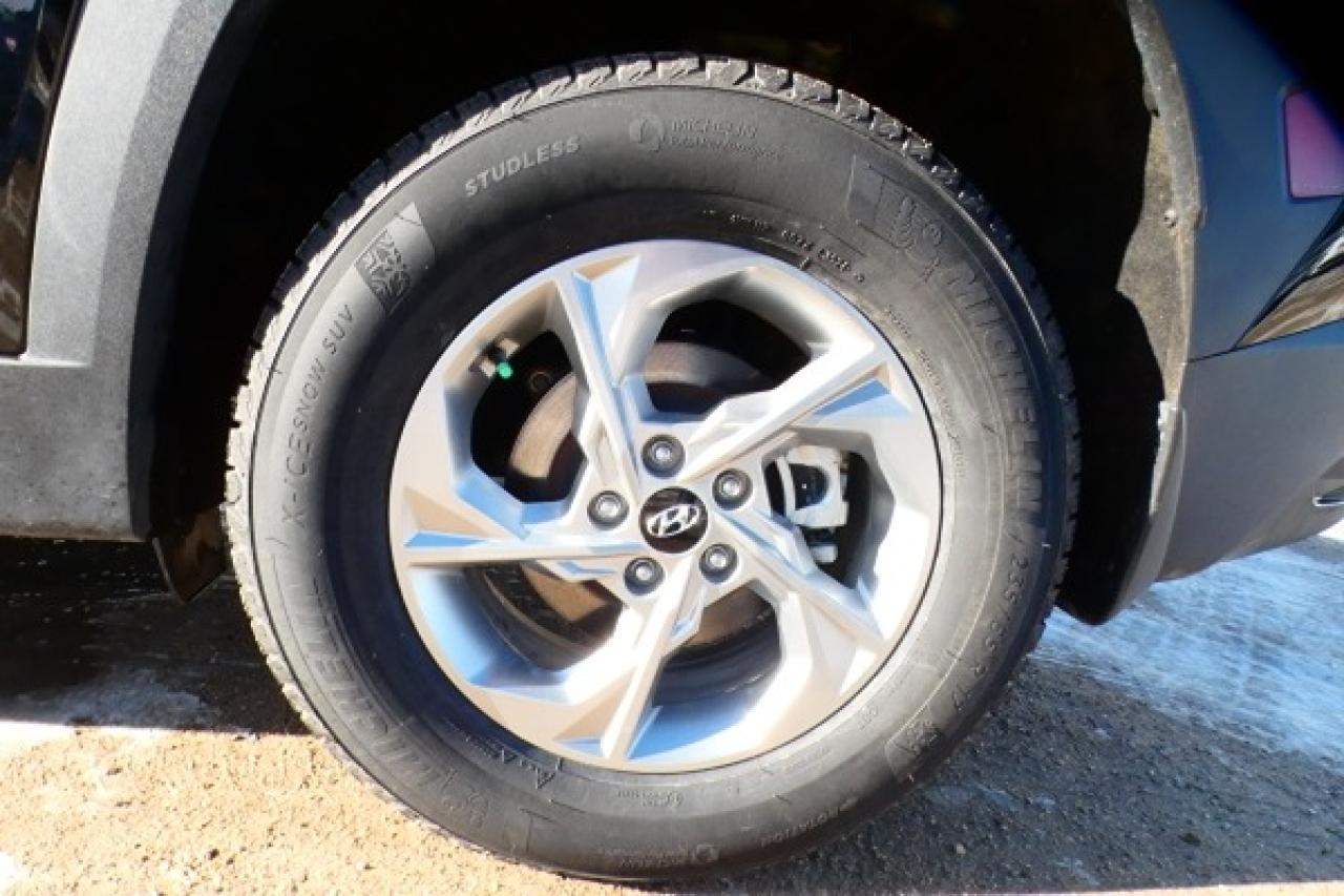 2024 Hyundai Tucson Preferred AWD w/Htd cloth, NAV, BUC - Photo #18