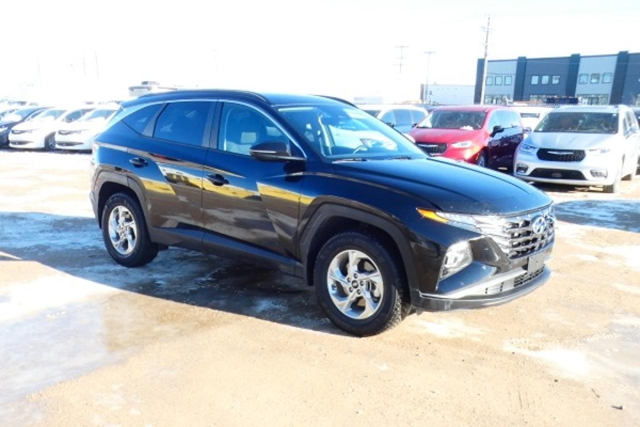 2024 Hyundai Tucson Preferred AWD w/Htd cloth, NAV, BUC - Photo #4