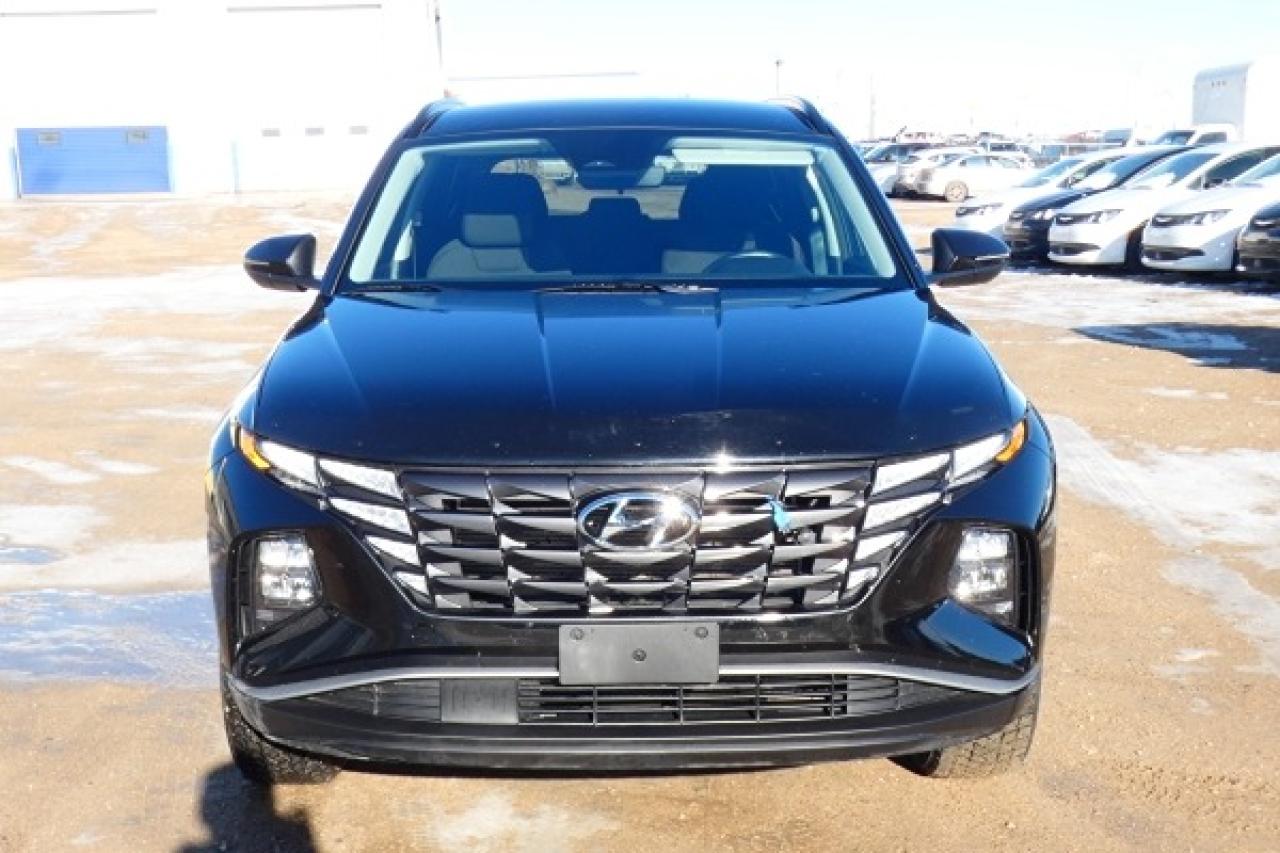 2024 Hyundai Tucson Preferred AWD w/Htd cloth, NAV, BUC - Photo #3