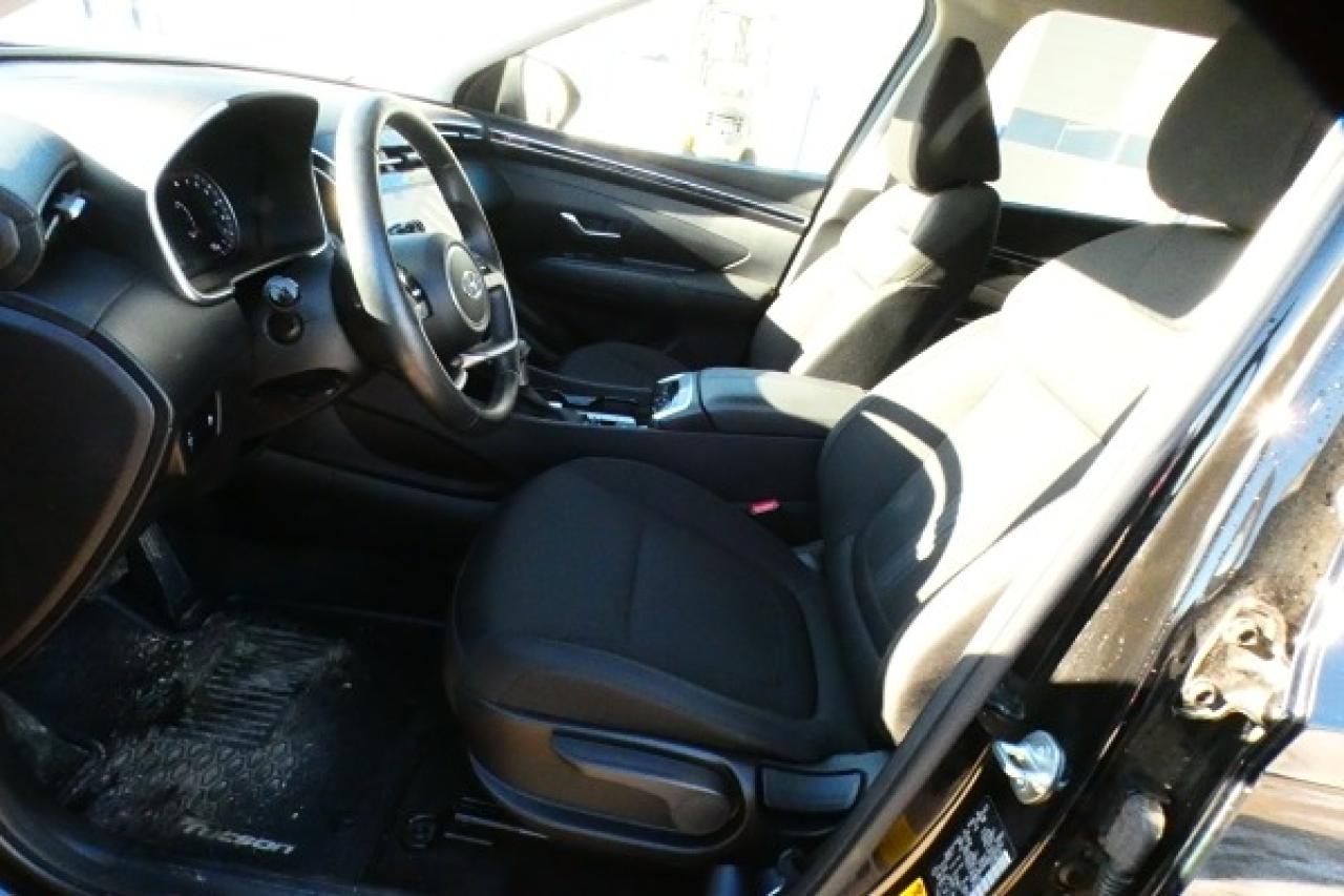 2024 Hyundai Tucson Preferred AWD w/Htd cloth, NAV, BUC - Photo #11