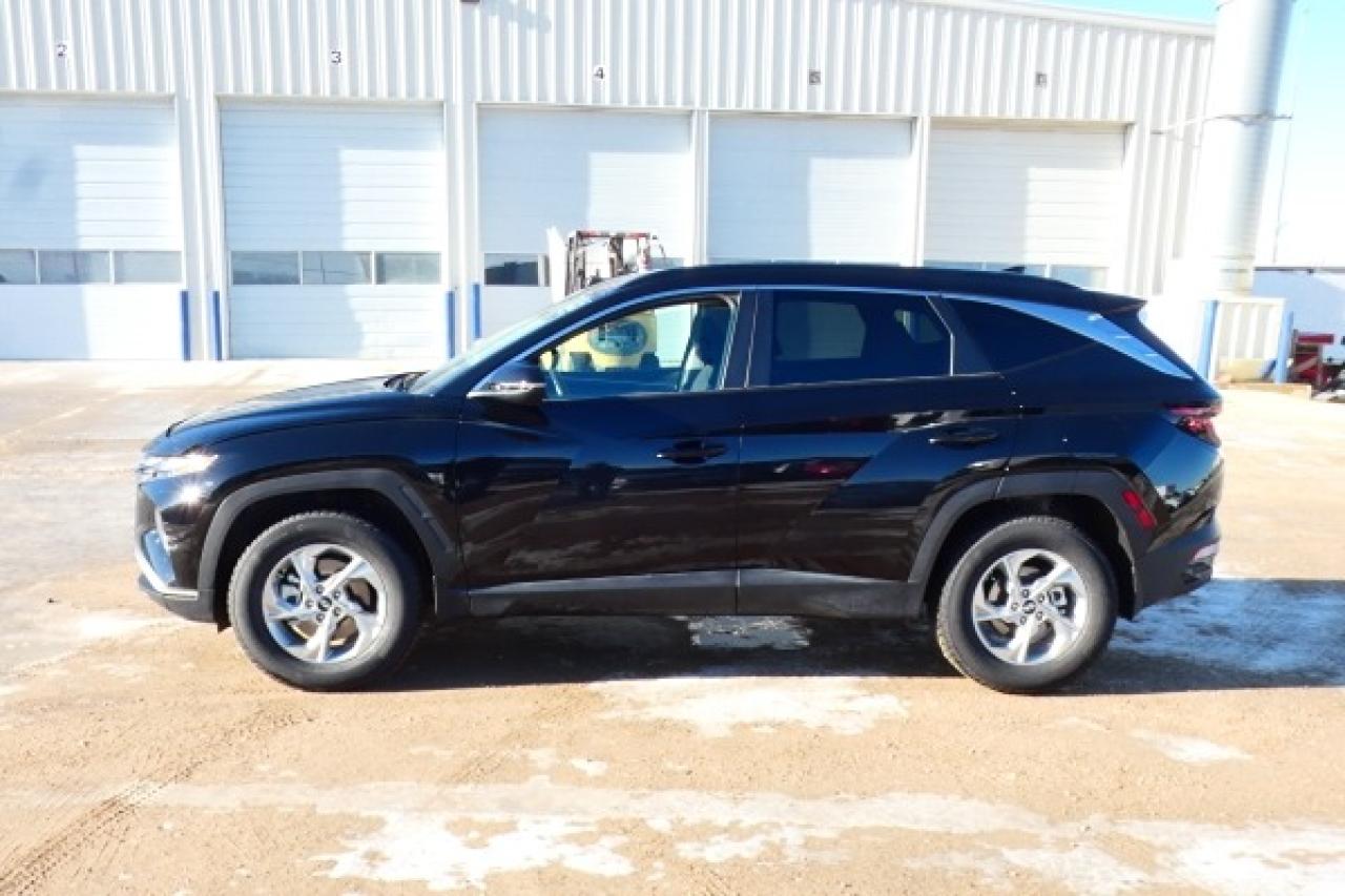 2024 Hyundai Tucson Preferred AWD w/Htd cloth, NAV, BUC - Photo #1